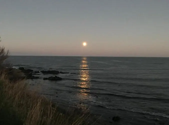 Апартамент велека бийч *